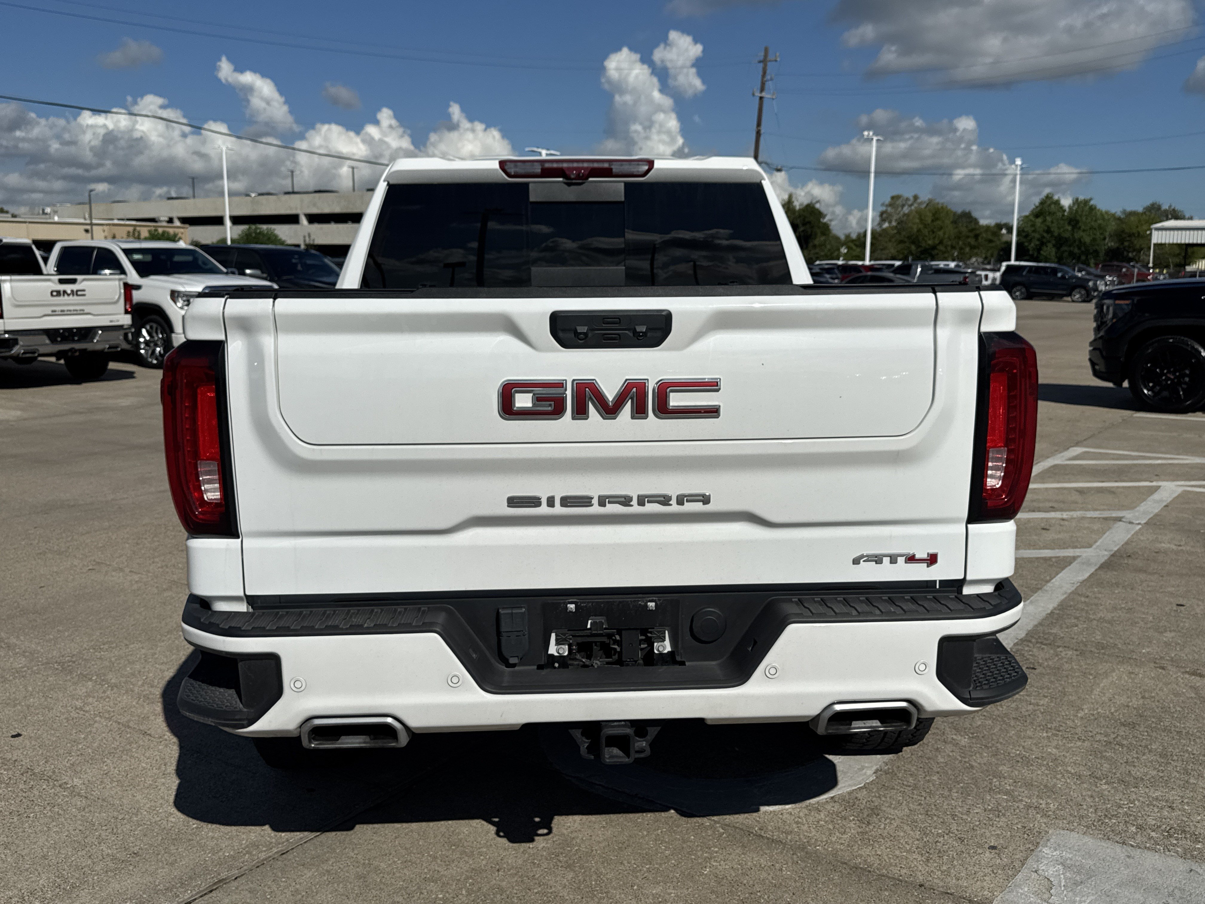 Used 2025 GMC Sierra 1500 AT4 w/ AT4 Premium Package AWD/4WD image 8