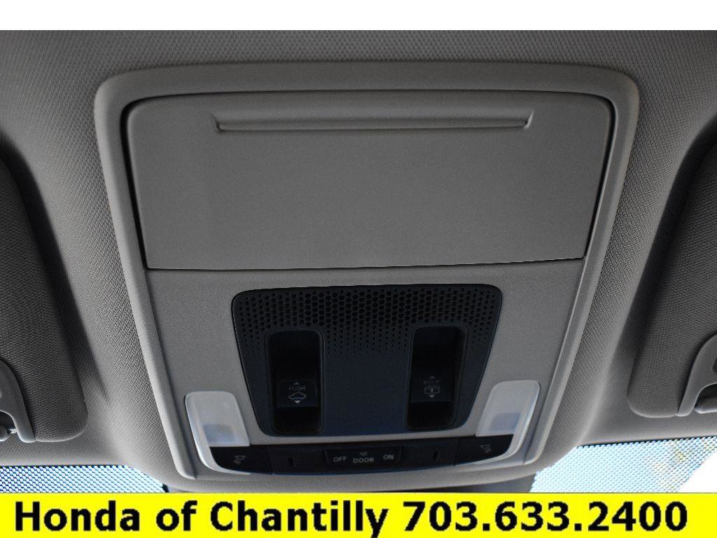 Used 2025 Honda Pilot Touring image 20