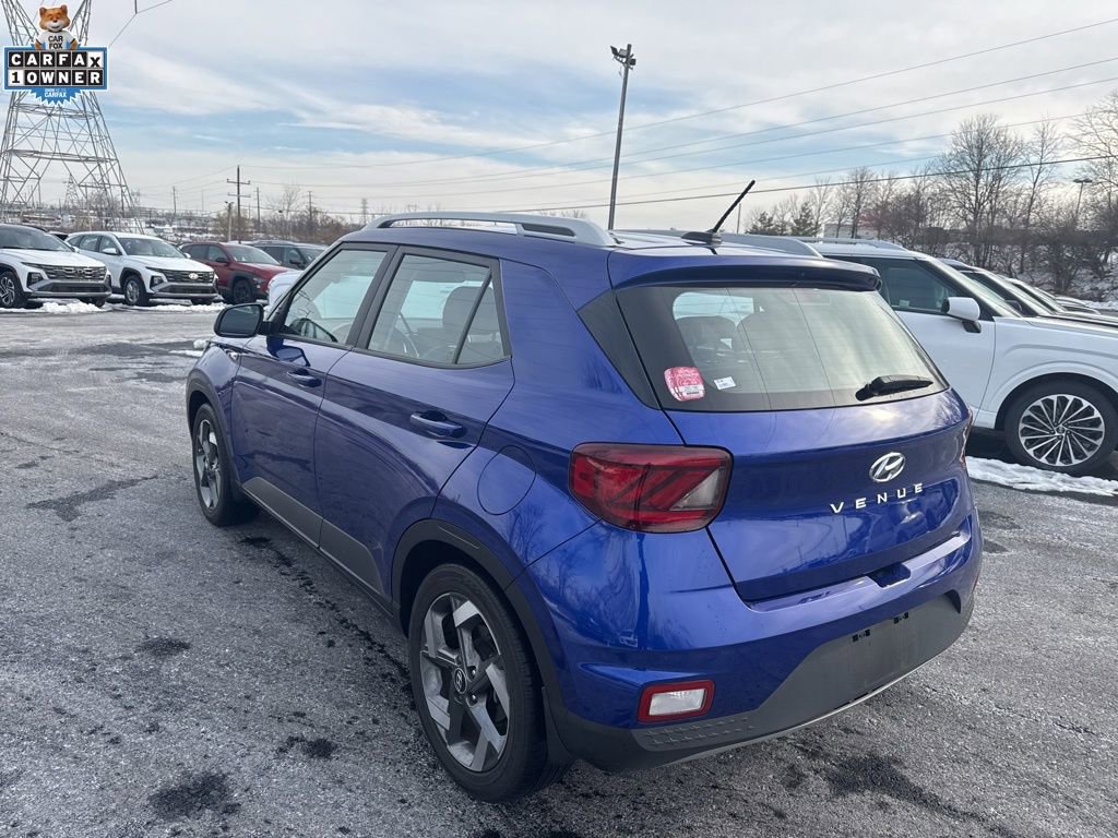 Used 2023 Hyundai Venue Limited image 6