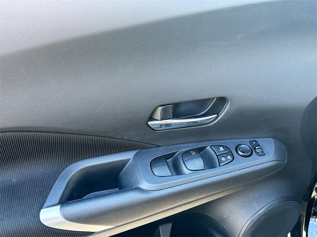 Used 2021 Nissan Kicks SV image 21