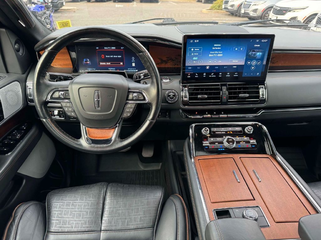 Used 2024 Lincoln Navigator Black Label AWD/4WD image 19