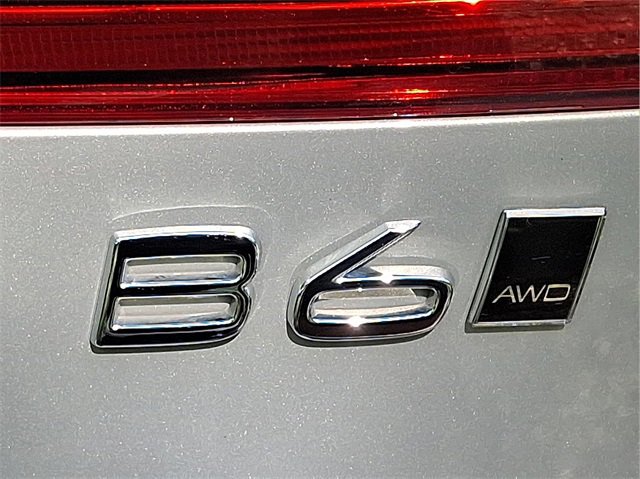 Certified 2023 Volvo XC60 B6 Ultimate w/ Protection Package Premier image 30