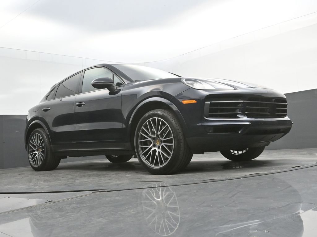 Used 2022 Porsche Cayenne Coupe w/ Premium Package image 39