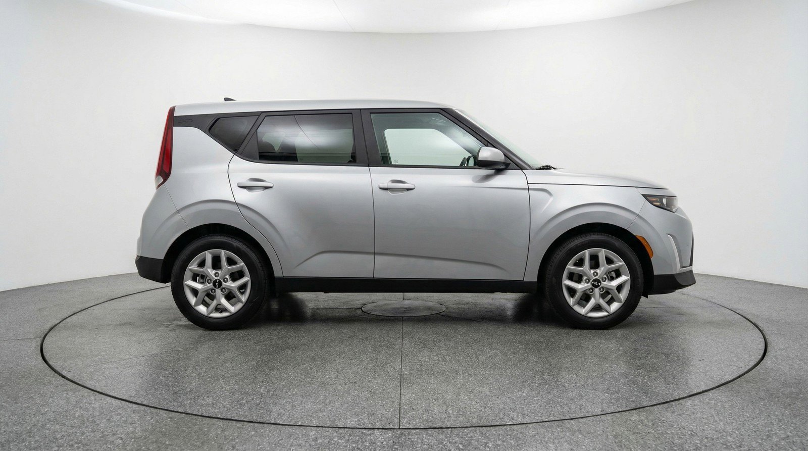 Used 2025 Kia Soul LX w/ LX Technology Package image 11
