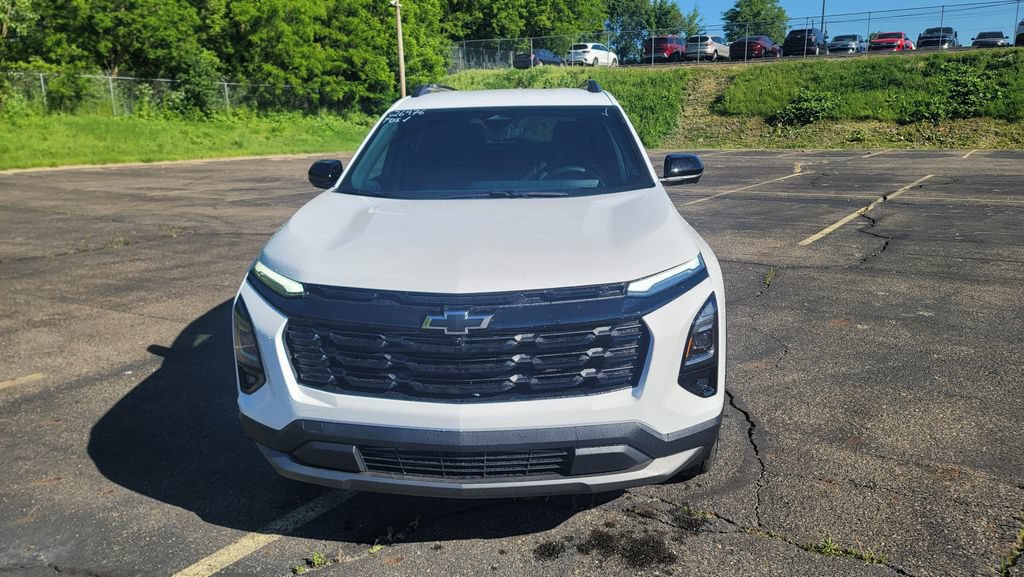 New 2026 Chevrolet Equinox LT w/ Convenience Package II FWD image 4