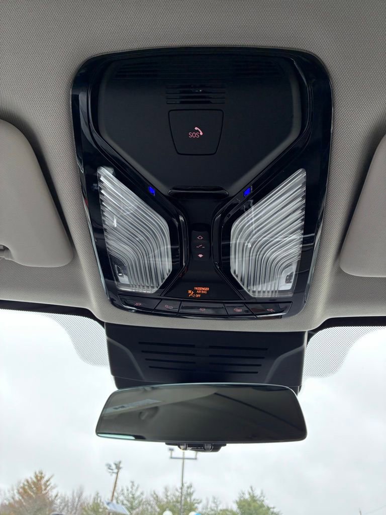 Used 2024 BMW X7 xDrive40i w/ Premium Package AWD/4WD image 53