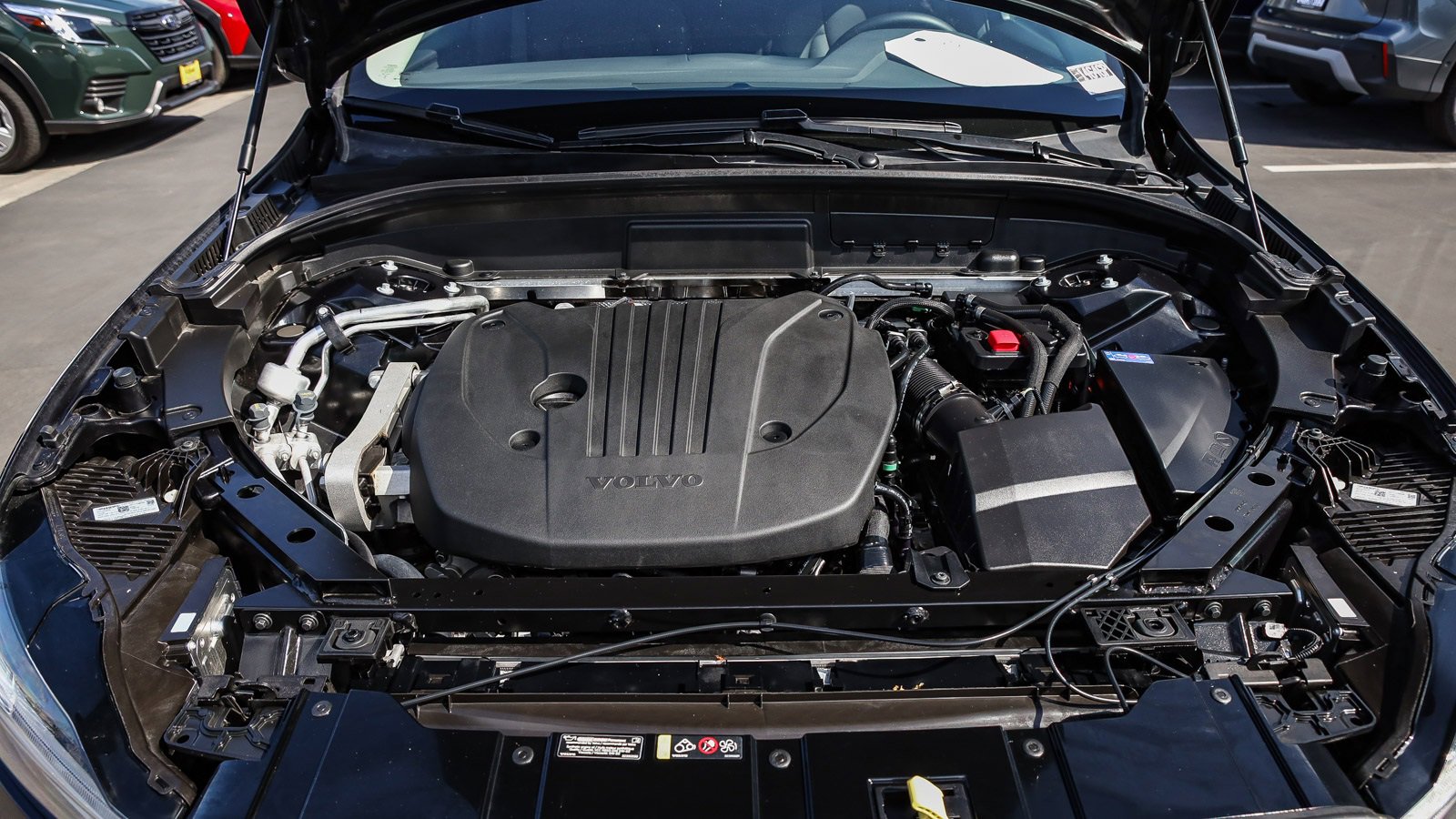 Used 2025 Volvo XC60 B5 Plus w/ Climate Package image 27