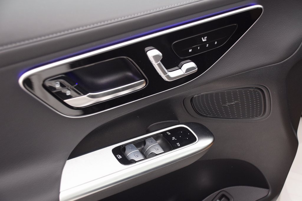 New 2025 Mercedes-Benz GLC 43 AMG 4MATIC image 18