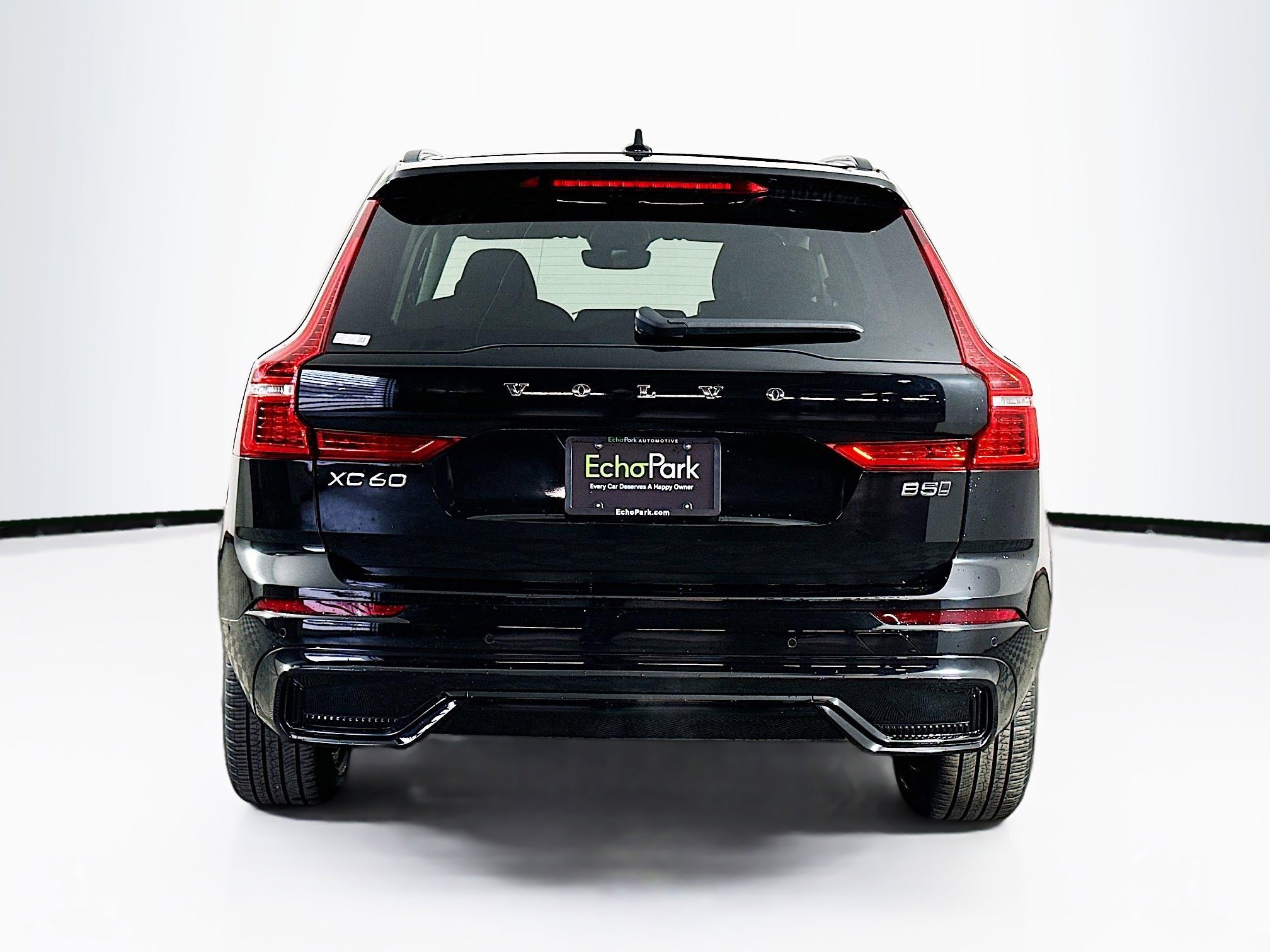 Used 2025 Volvo XC60 B5 Plus image 7