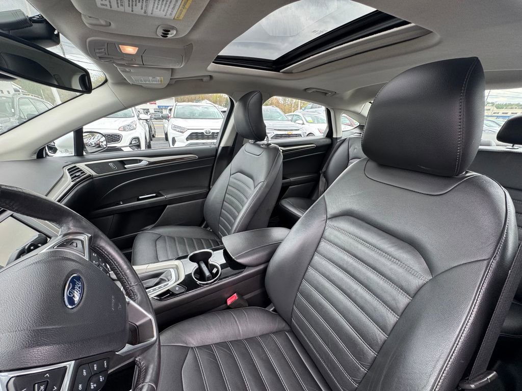 Used 2015 Ford Fusion SE w/ Equipment Group 202A FWD image 22