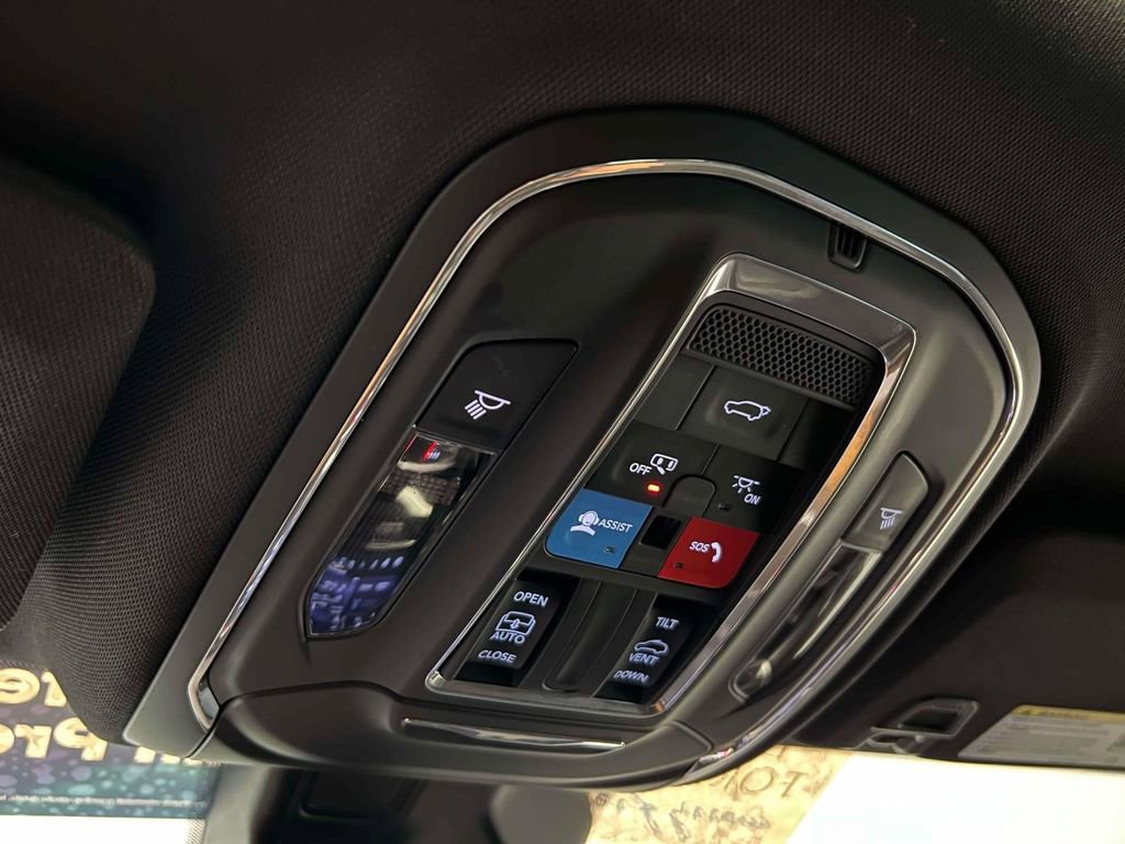 Used 2024 Jeep Grand Cherokee L Altitude image 34