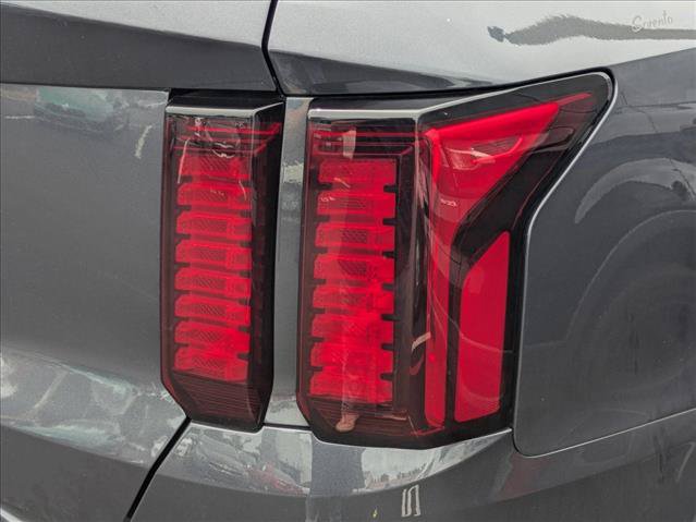 Used 2023 Kia Sorento S FWD image 13