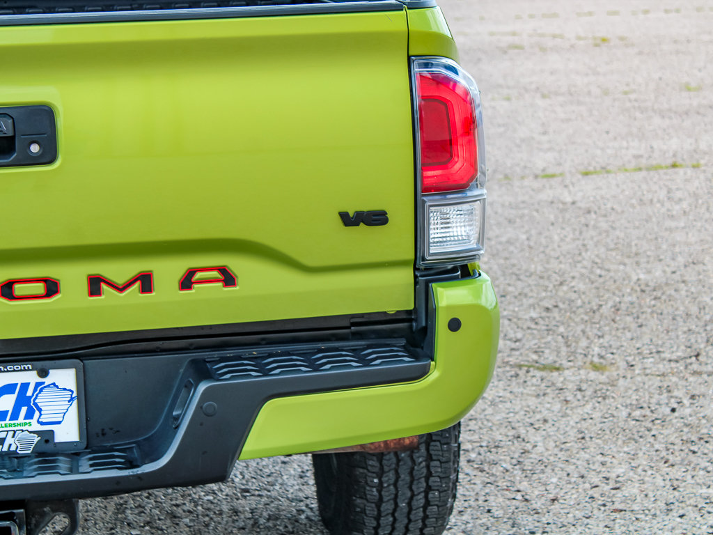 Used 2023 Toyota Tacoma TRD Off-Road w/ TRD Premium Off Road Package AWD/4WD image 18