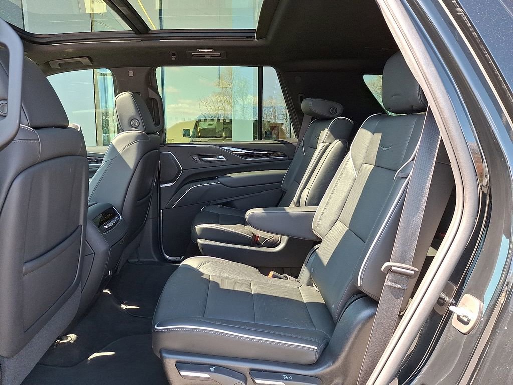 Used 2022 Cadillac Escalade Sport w/ Touring Package image 10