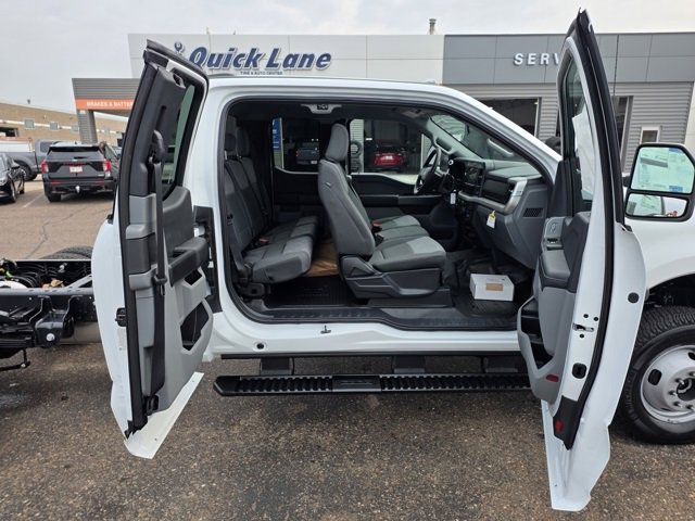 New 2025 Ford F350 XLT w/ Snow Plow Prep Package image 9