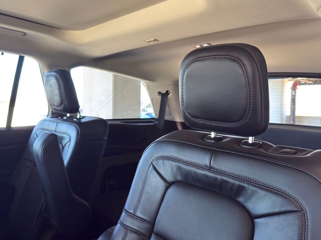 Used 2023 Lincoln Aviator Reserve w/ Equipment Group 201A image 32