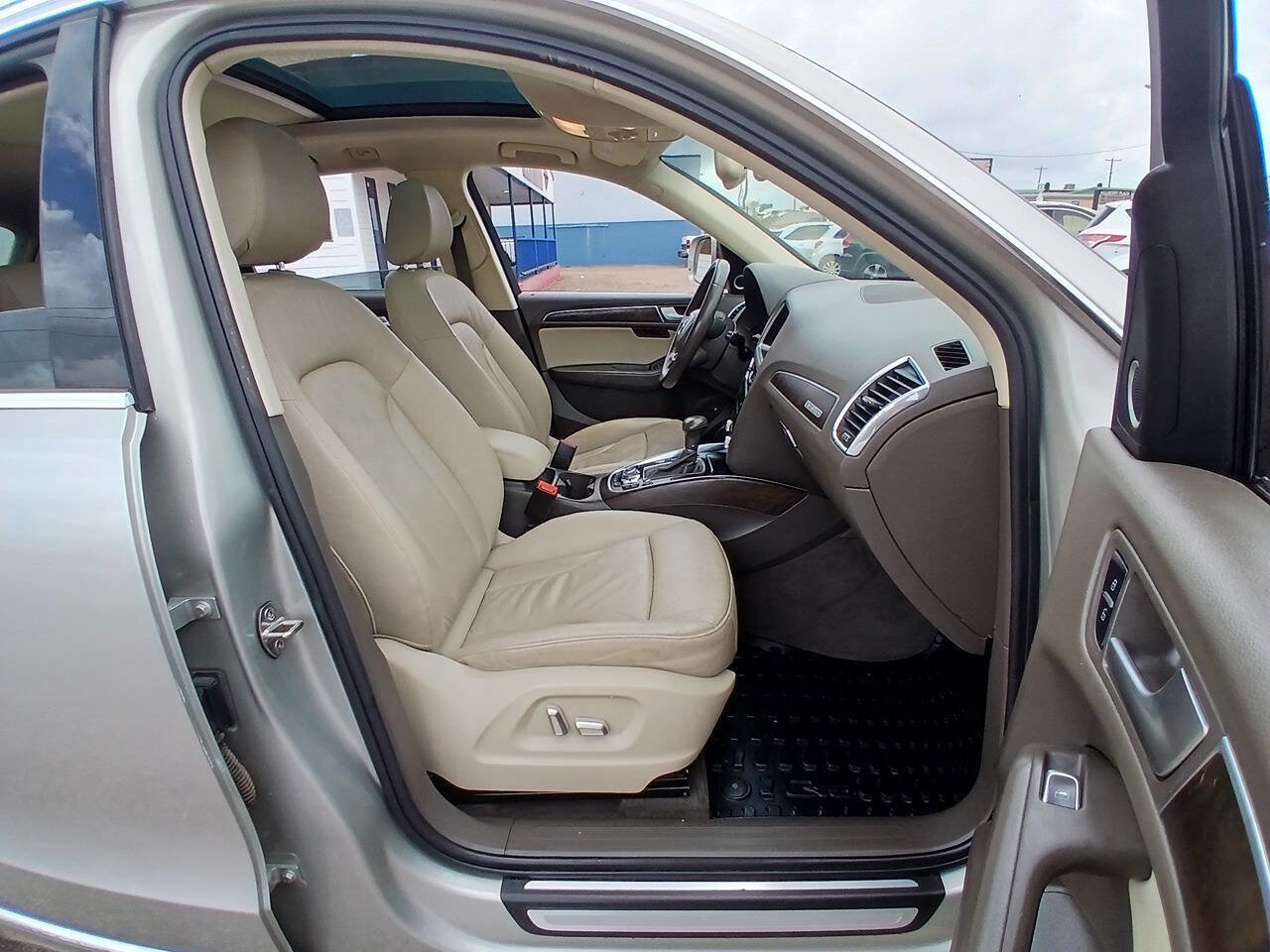 Used 2016 Audi Q5 2.0T Premium Plus w/ Technology Package AWD/4WD image 9