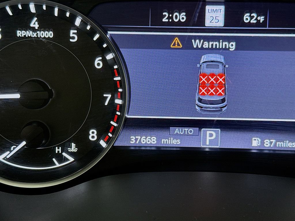 Used 2022 Nissan Armada Platinum image 12