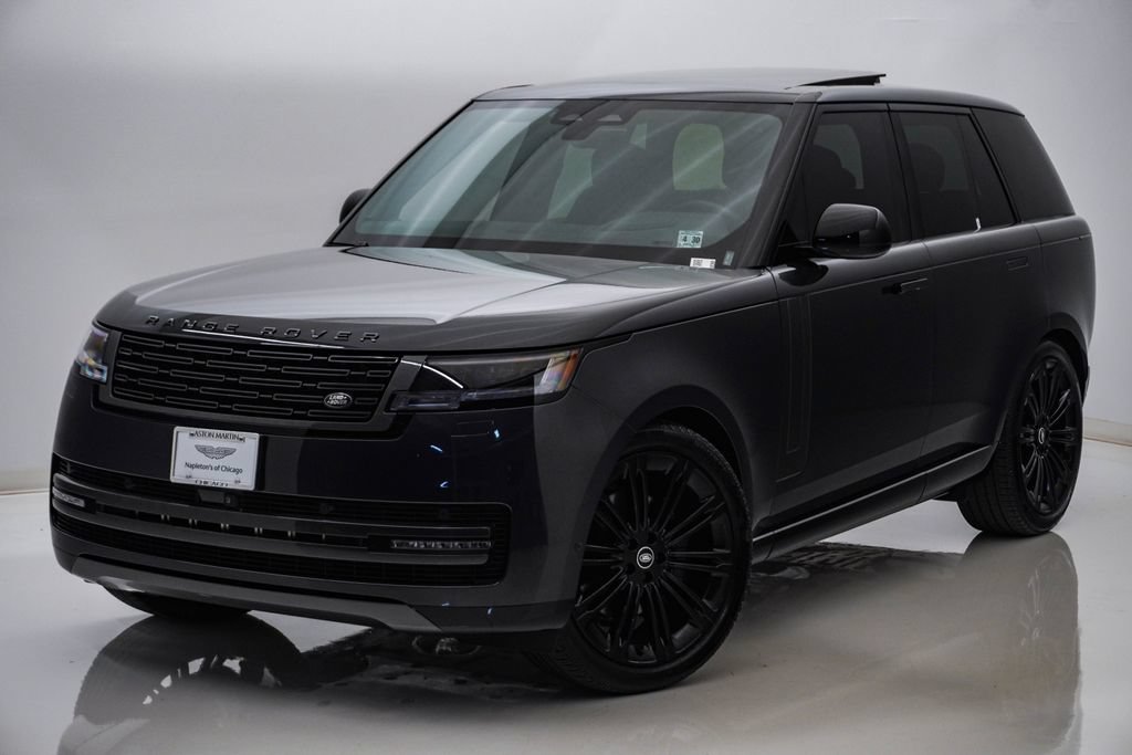 Used 2025 Land Rover Range Rover SE AWD/4WD image 3