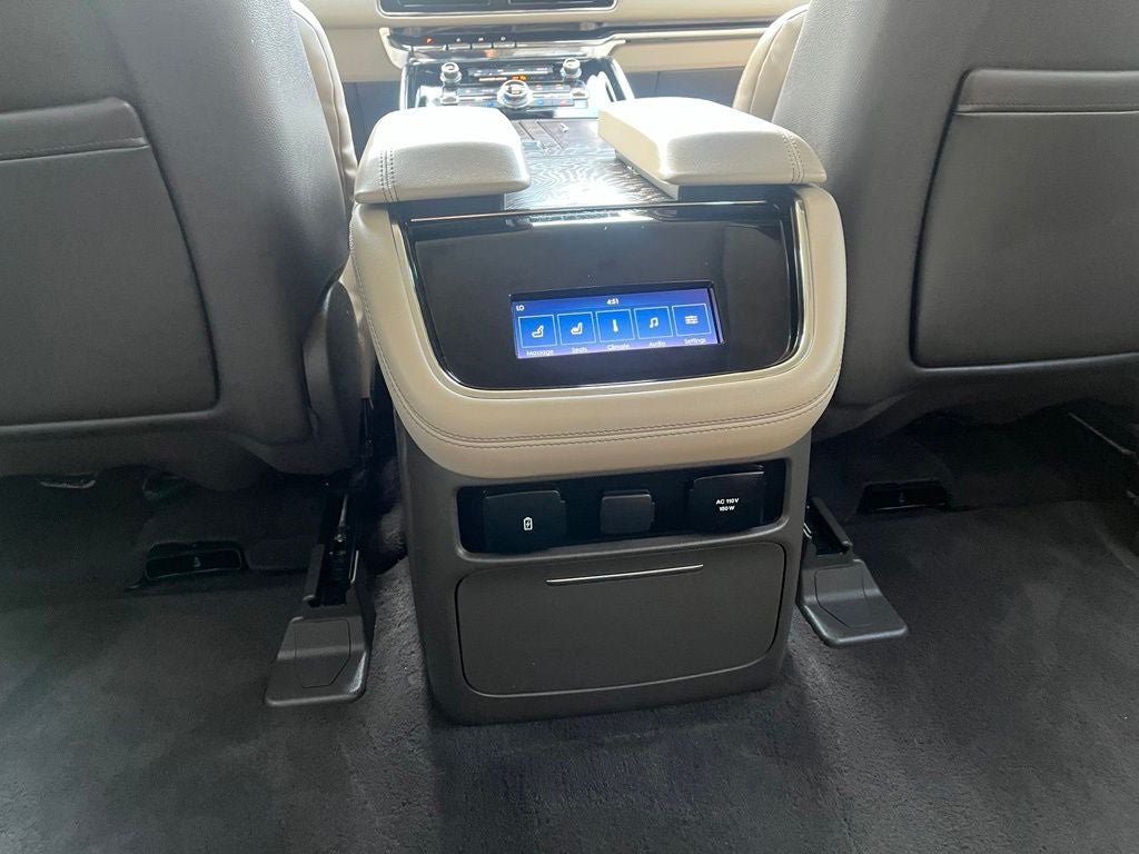 Certified 2023 Lincoln Navigator L Reserve AWD/4WD image 15
