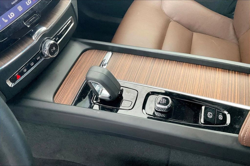 Certified 2022 Volvo XC60 T8 Inscription Expression image 17