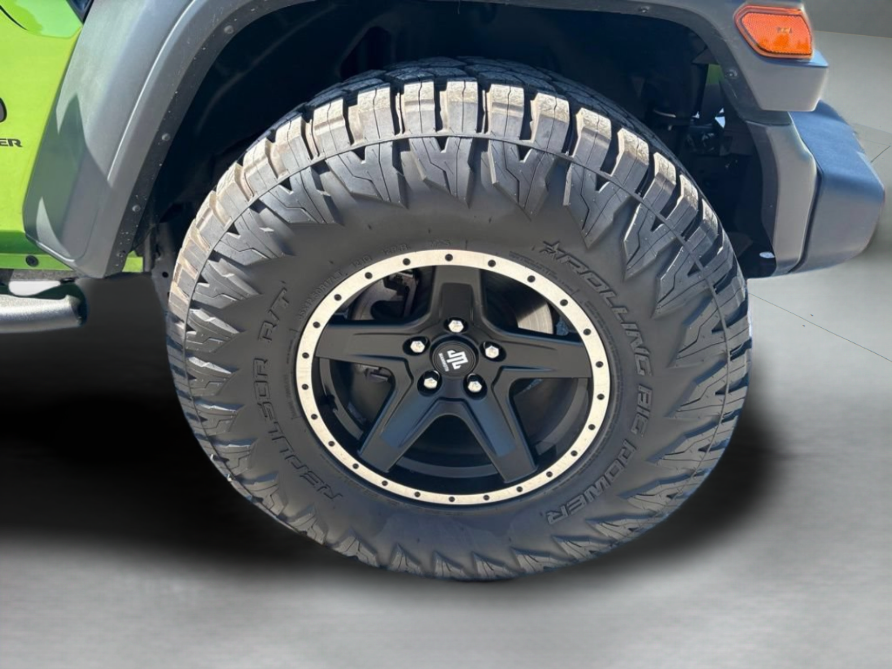 Used 2025 Jeep Wrangler Sport AWD/4WD image 34
