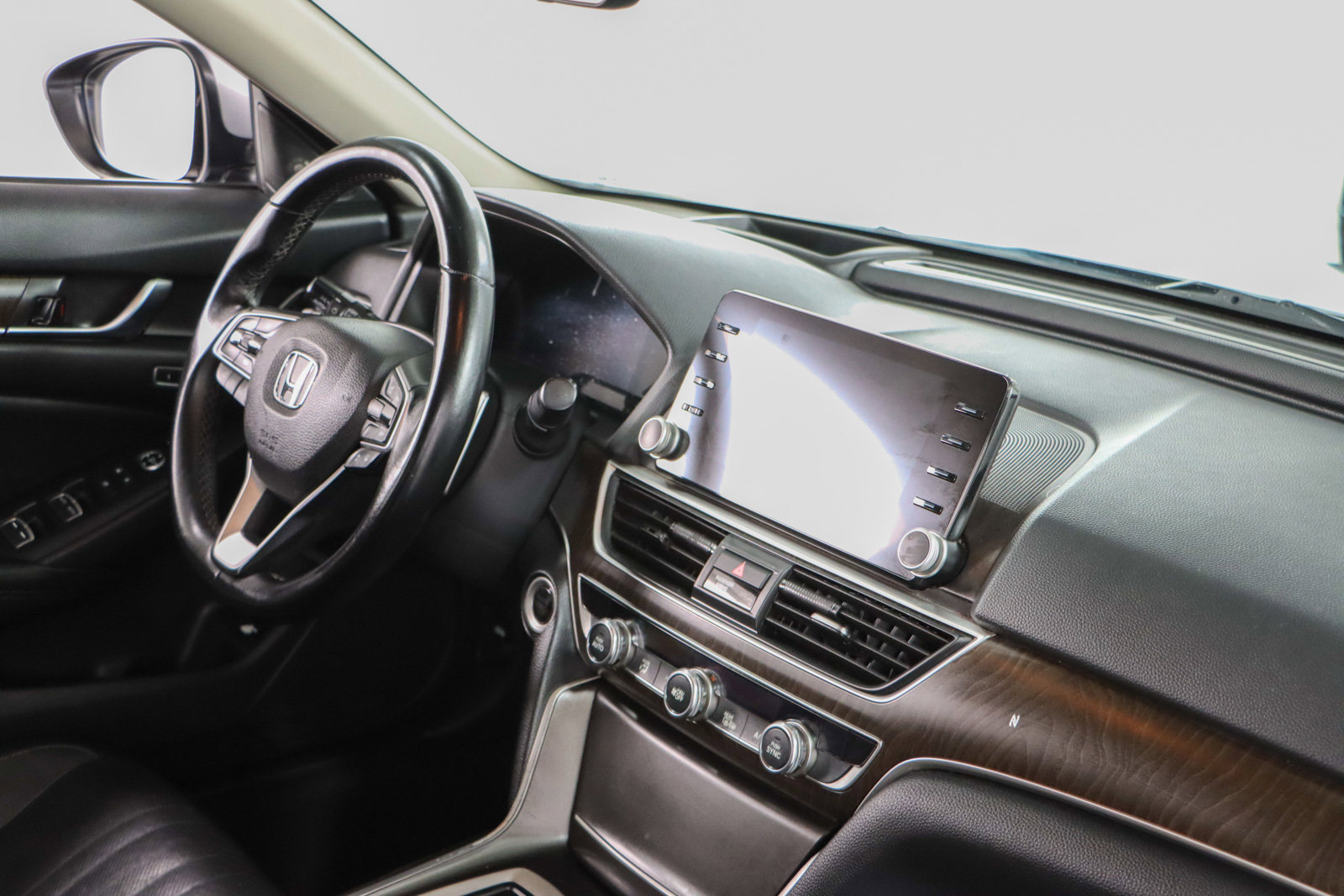 Used 2019 Honda Accord Touring image 26