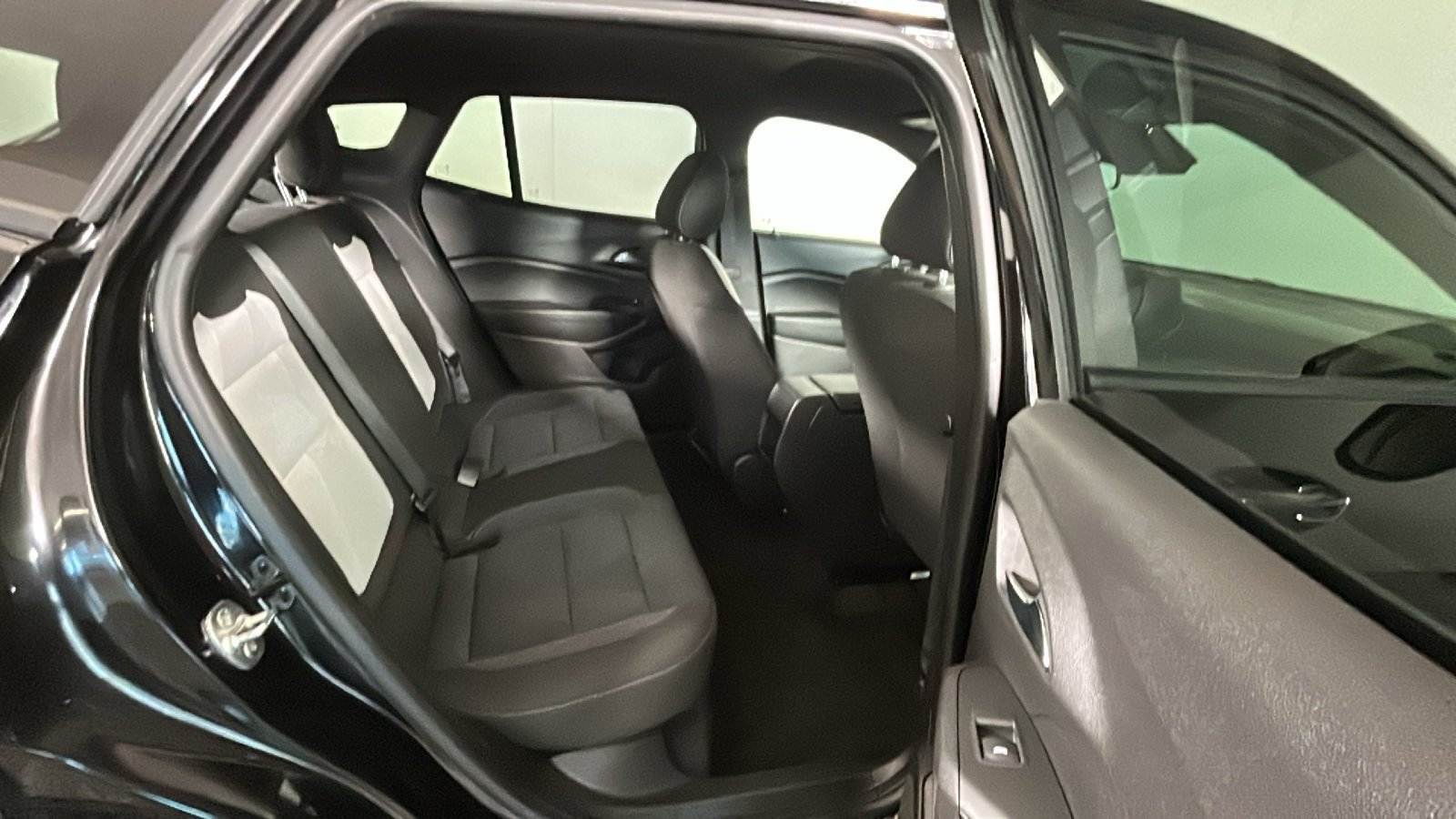 Used 2024 Chevrolet Trax RS w/ Driver Confidence Package FWD image 36