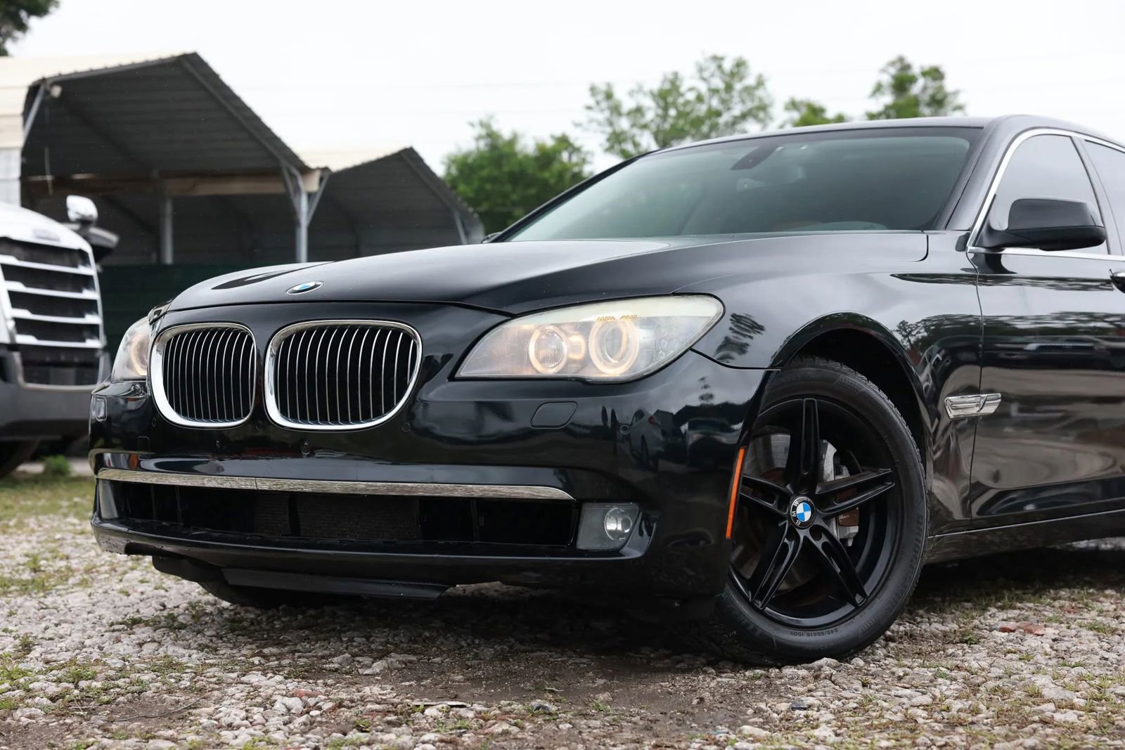 Used 2011 BMW 740i image 24