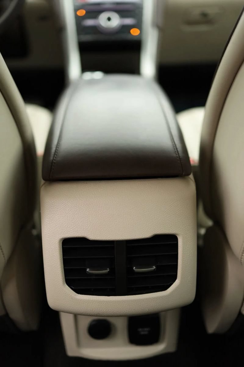 Used 2017 Ford Fusion Platinum AWD/4WD image 34