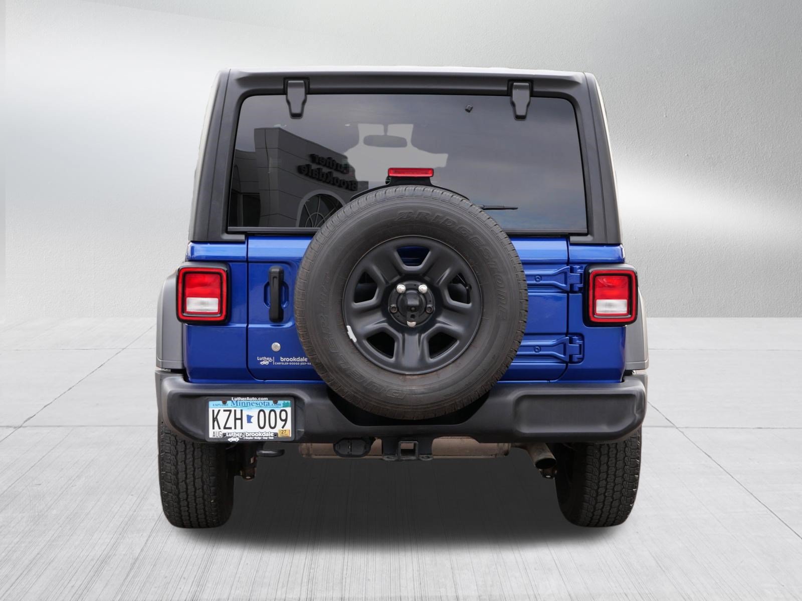 Used 2018 Jeep Wrangler Unlimited Sport AWD/4WD image 6