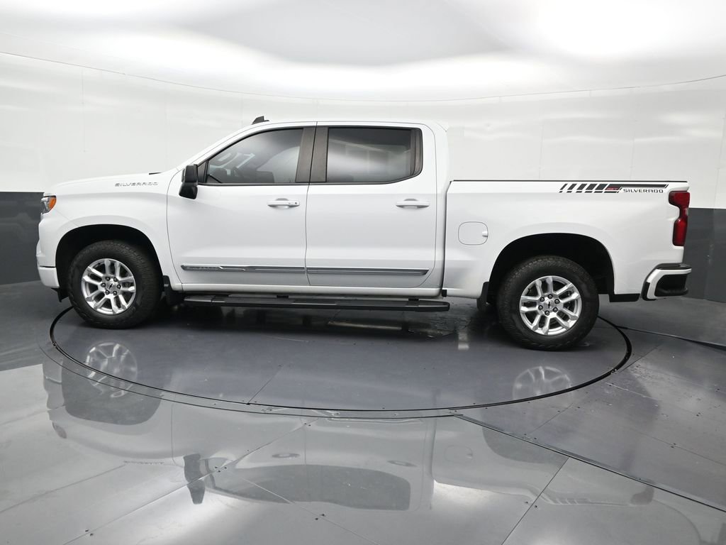 Used 2024 Chevrolet Silverado 1500 RST image 2