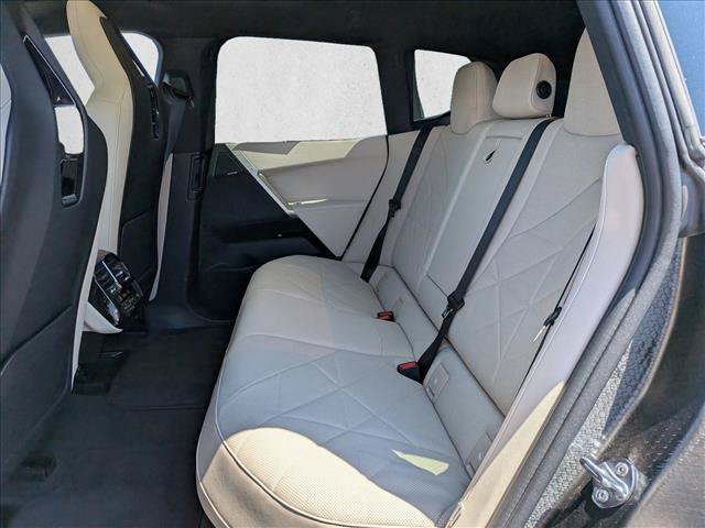 Used 2024 BMW iX xDrive50 AWD/4WD image 19
