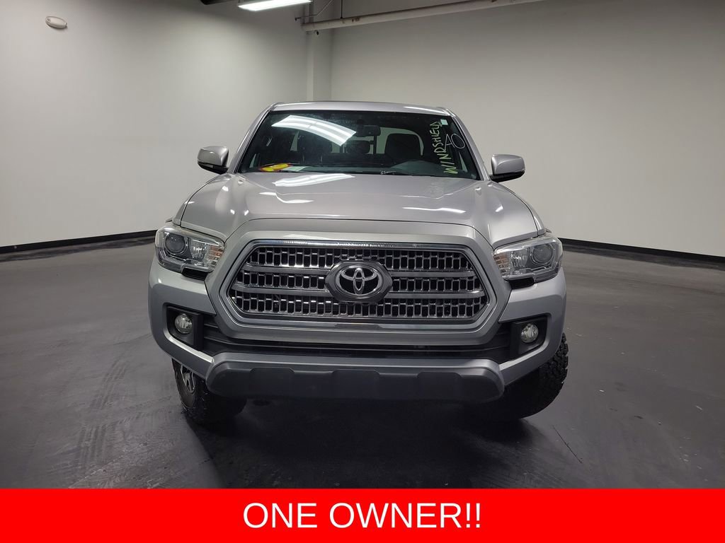 Used 2016 Toyota Tacoma TRD Off-Road w/ Premium & Technology Package AWD/4WD image 2