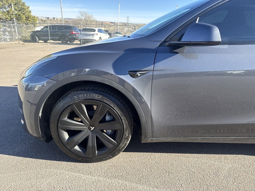 Used 2022 Tesla Model Y Long Range image 27