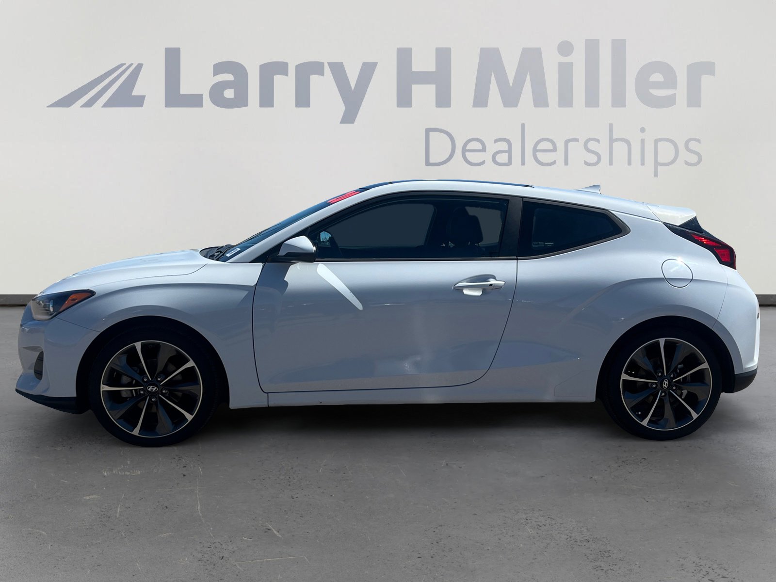 Used 2020 Hyundai Veloster 2.0 Premium image 2