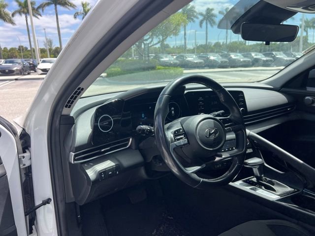 Used 2022 Hyundai Elantra SEL w/ Convenience Package image 27