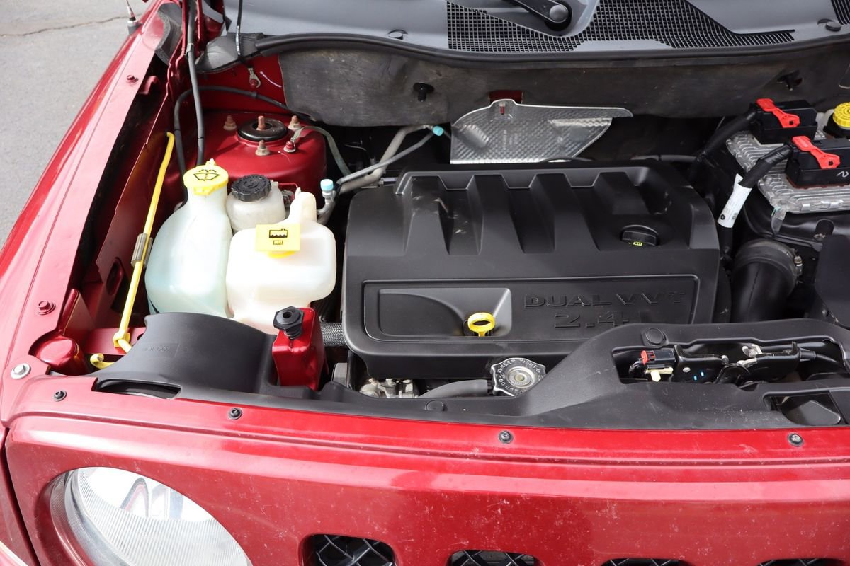 Used 2016 Jeep Patriot High Altitude image 37