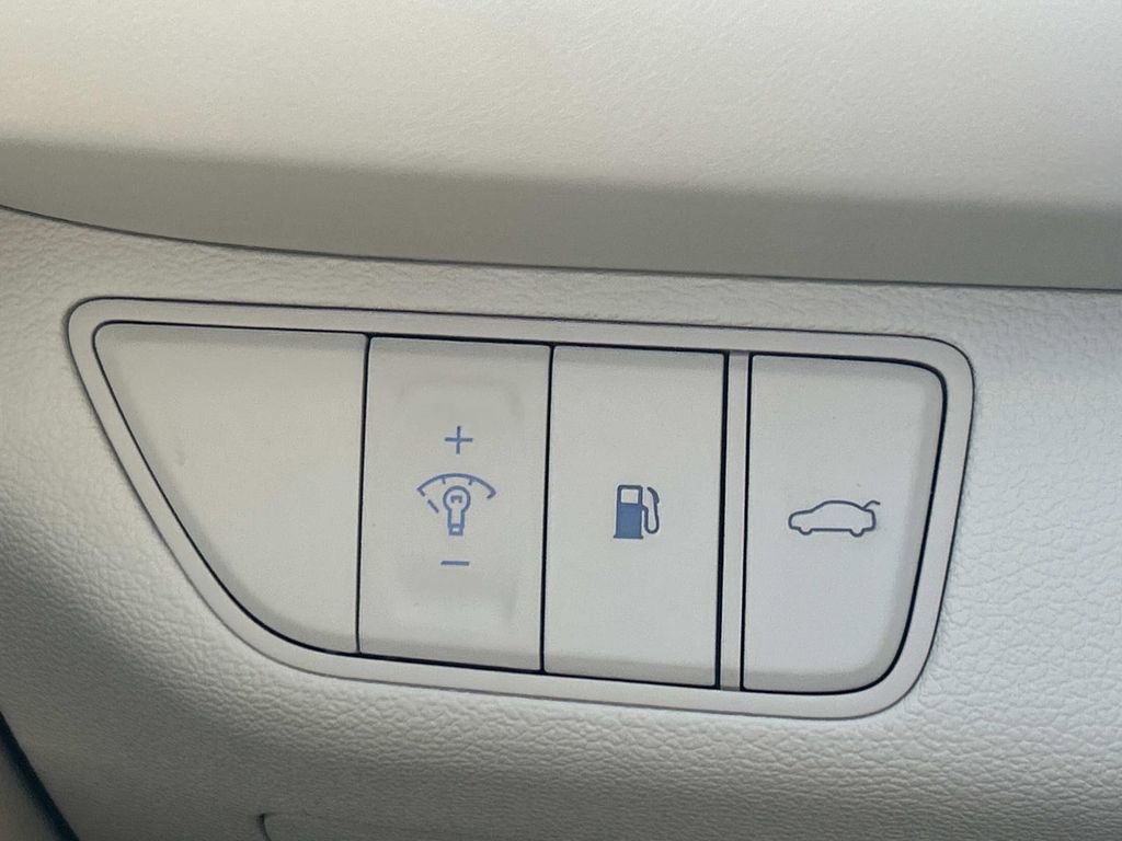 New 2026 Genesis G70 2.5T Prestige image 32