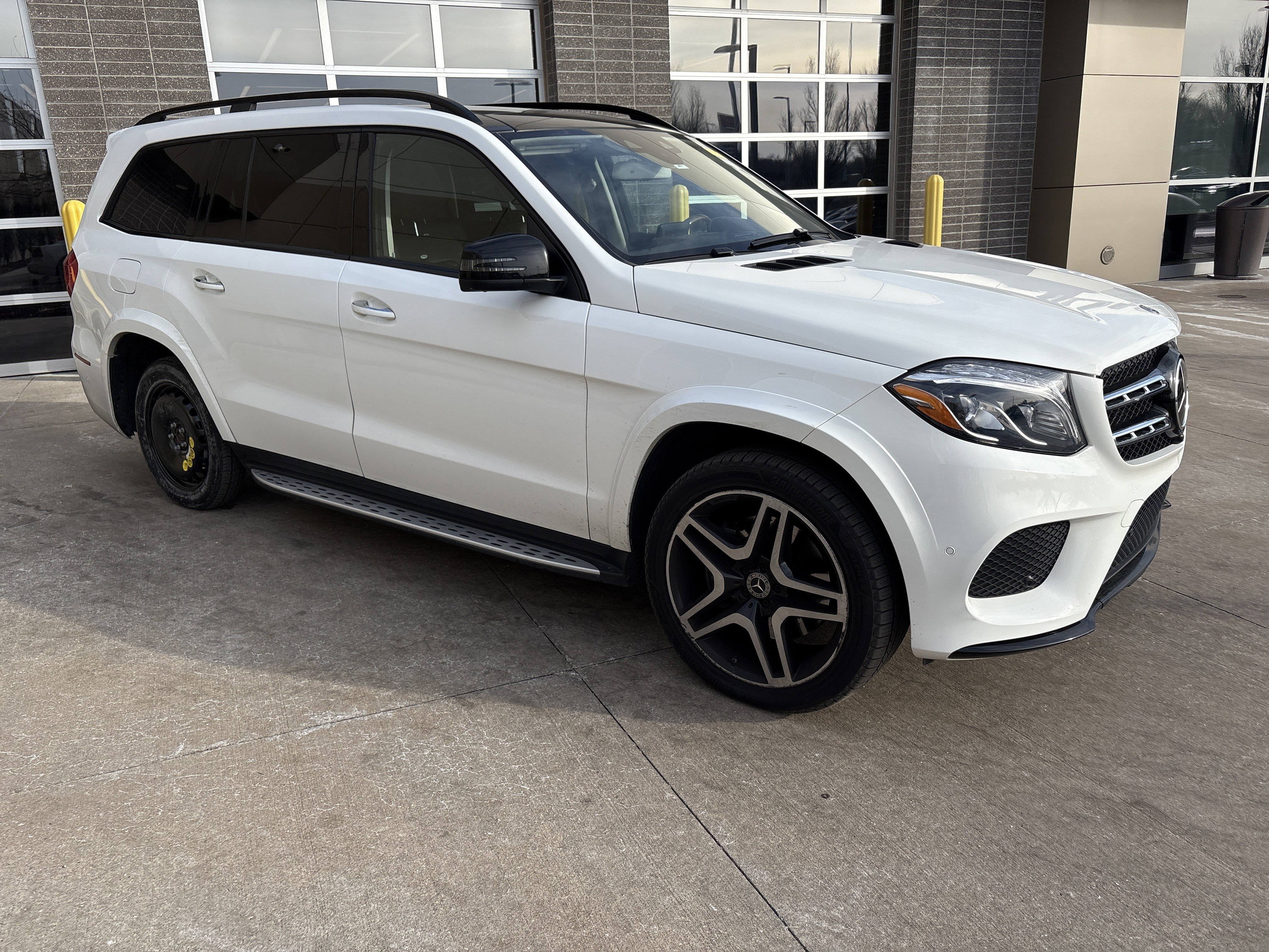 Used 2019 Mercedes-Benz GLS 550 4MATIC image 2