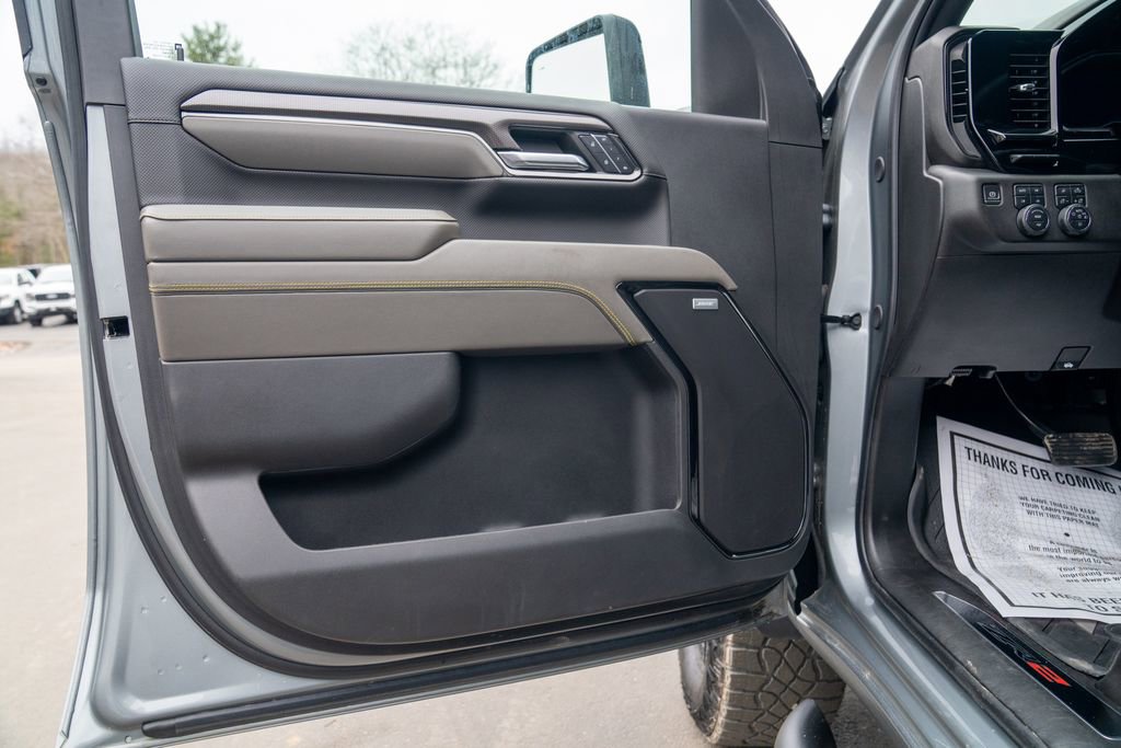 Used 2024 Chevrolet Silverado 2500 ZR2 w/ Technology Package image 19