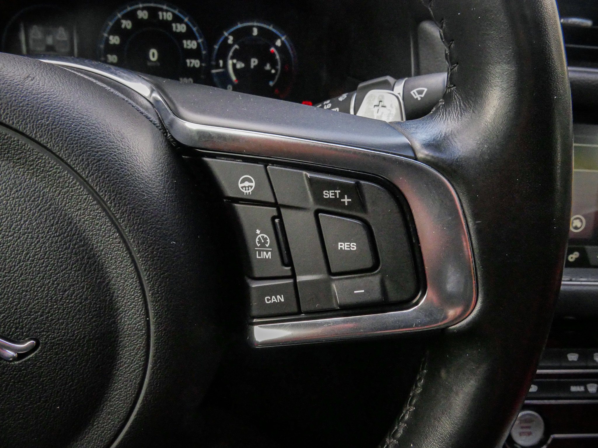 Used 2018 Jaguar XF R-Sport AWD/4WD image 20