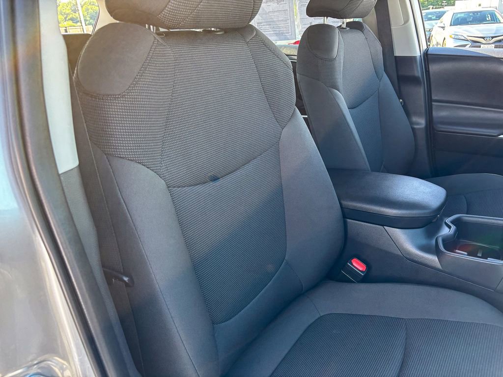 Certified 2025 Toyota RAV4 LE AWD/4WD image 37