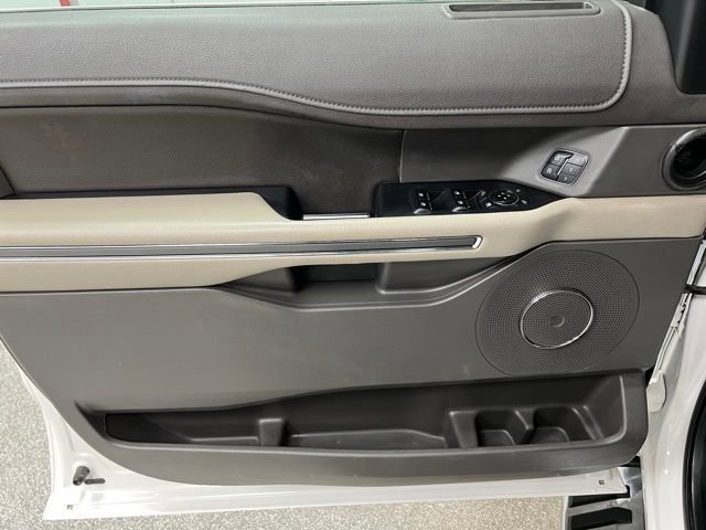 Used 2018 Ford Expedition Max XLT w/ Equipment Group 202A AWD/4WD image 85