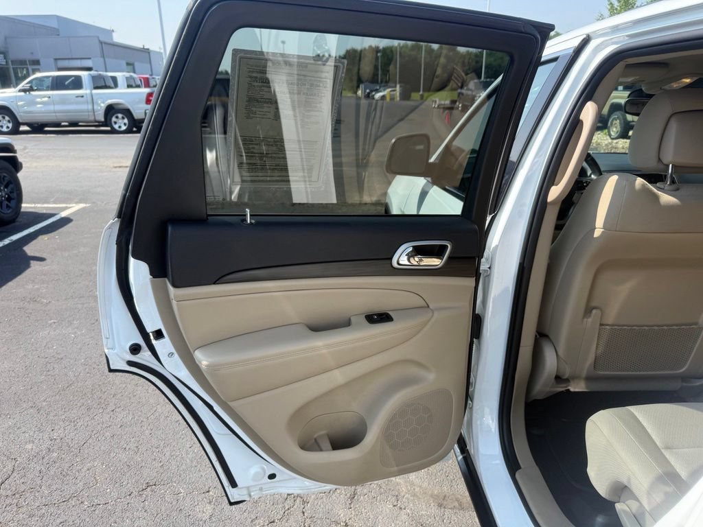 Certified 2022 Jeep Grand Cherokee Laredo E AWD/4WD image 33