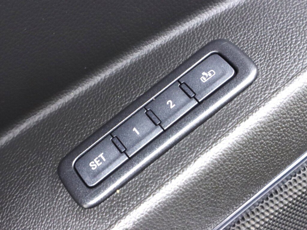 Used 2018 GMC Yukon XL Denali AWD/4WD image 30