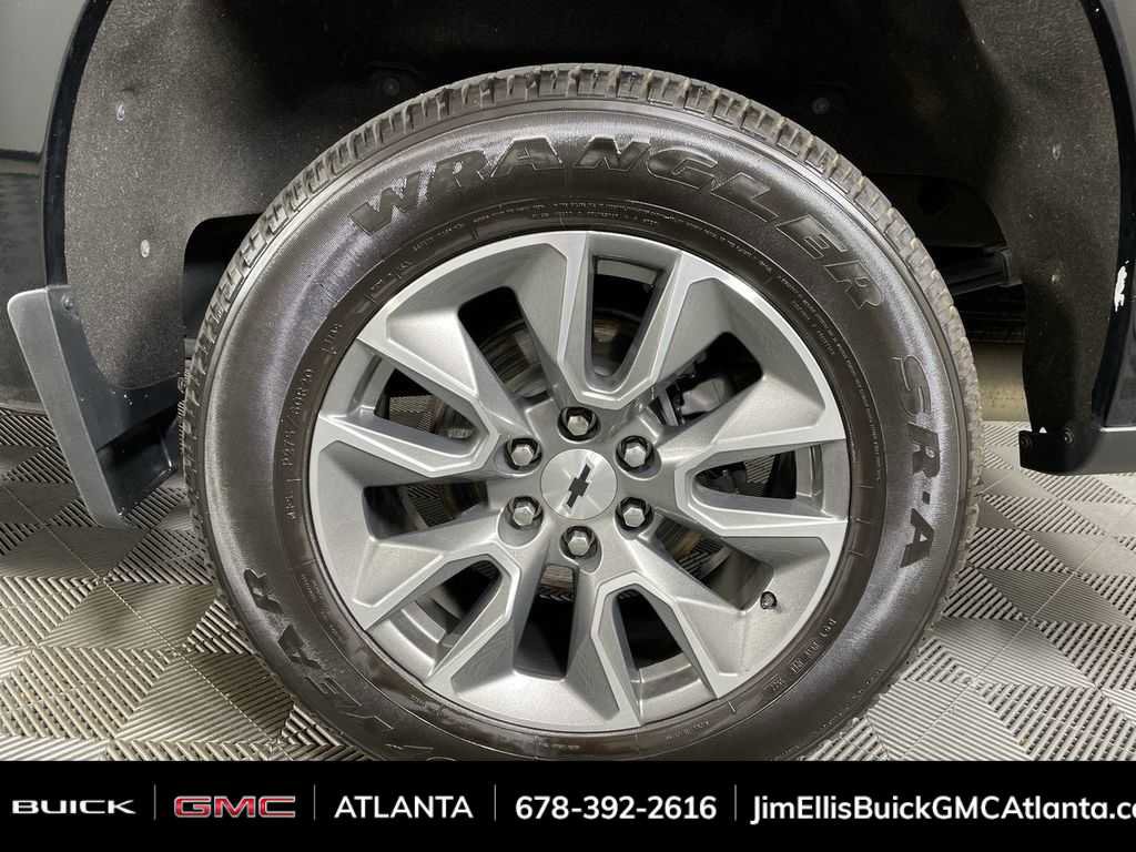Used 2021 Chevrolet Silverado 1500 RST w/ LPO, Blackout Package image 32