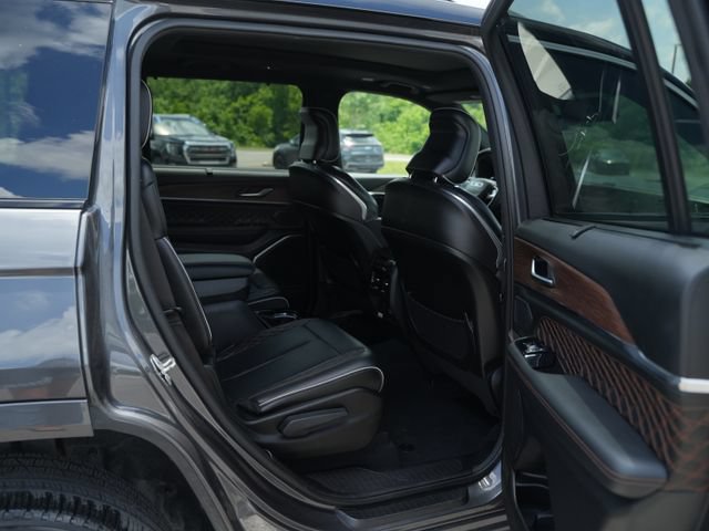 Used 2023 Jeep Grand Cherokee L Summit w/ Advanced Protech Group IV AWD/4WD image 23