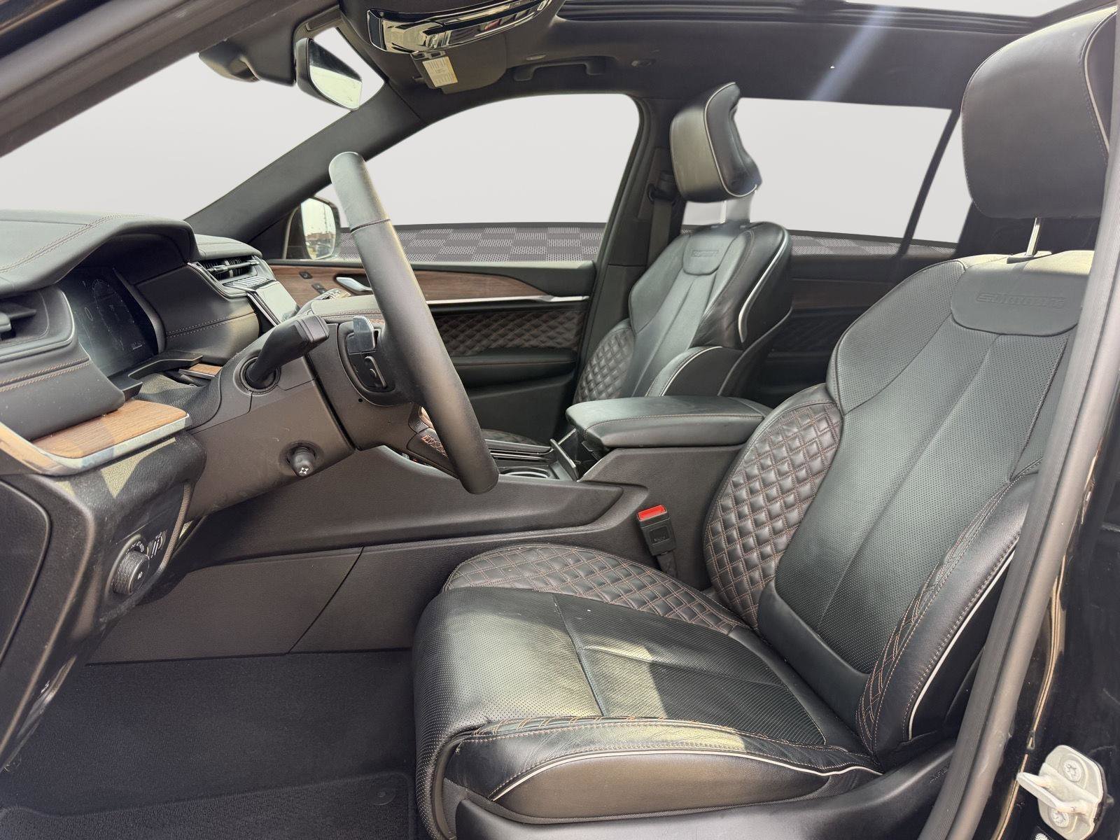 Used 2024 Jeep Grand Cherokee L Summit image 9