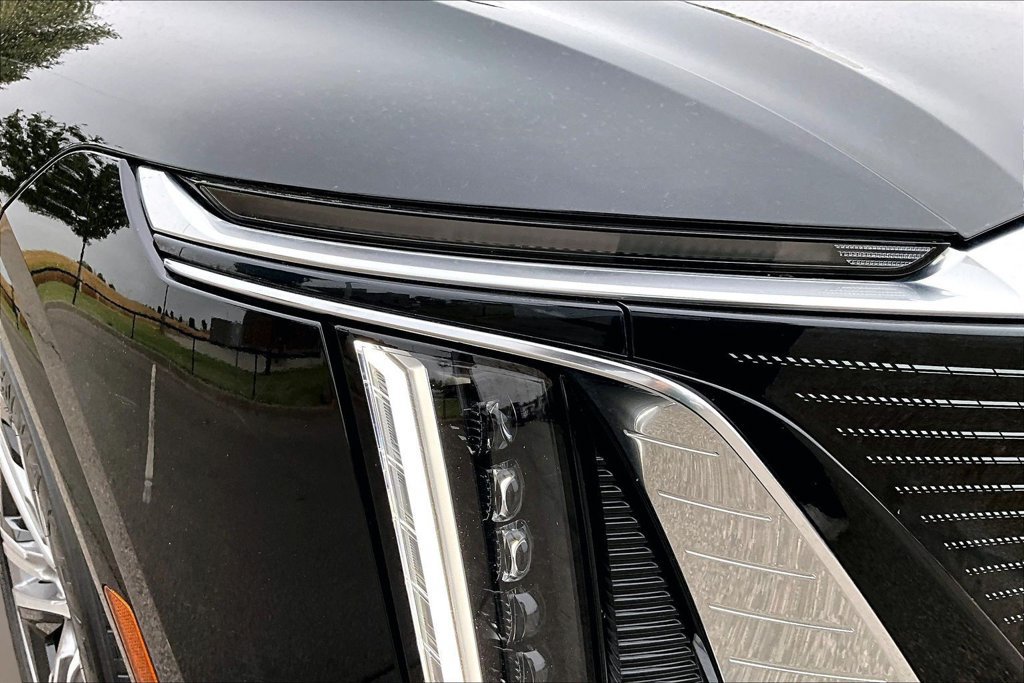 Certified 2024 Cadillac Lyriq Luxury RWD image 31